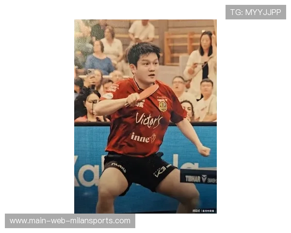 樊振东现场看英超，首次遇见“小胖”姆巴佩心情超好